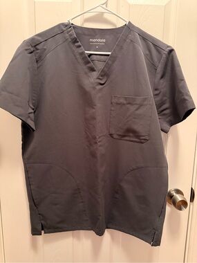 Mandala Men’s Short Sleeve V-Neck Scrub Top - Charcoal - Medium